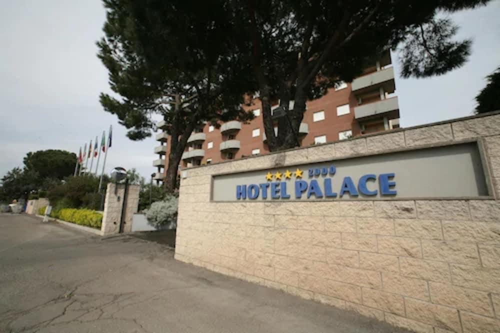 Hotel Palace 2000 Pomezia Esterno foto