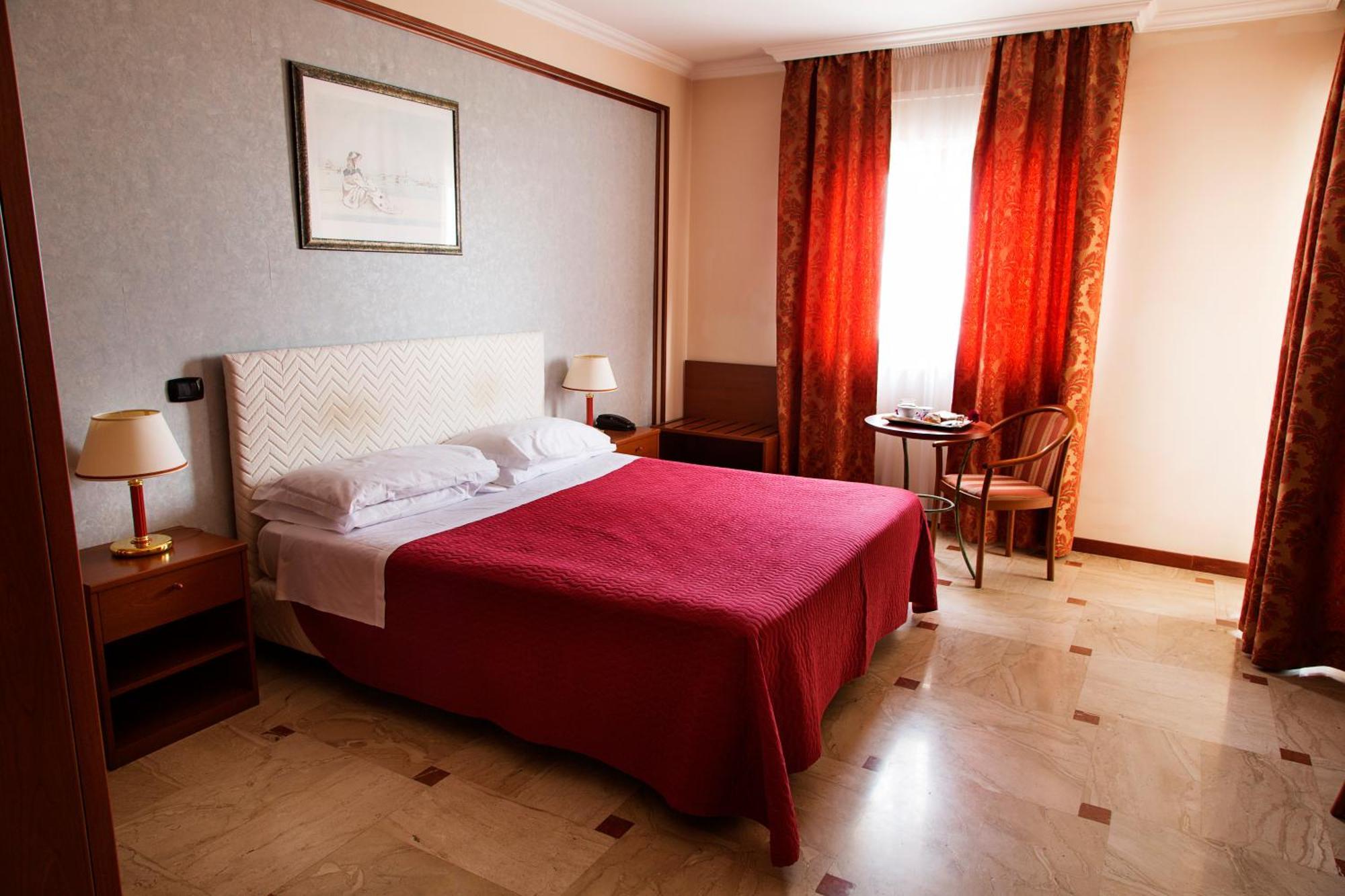 Hotel Palace 2000 Pomezia Camera foto